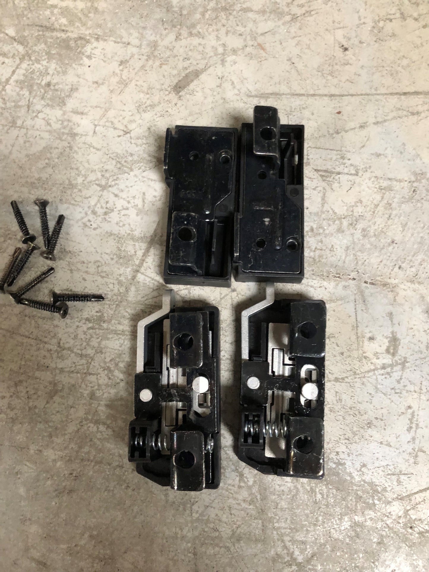 Fixations rapides pour nos panneaux grillagés