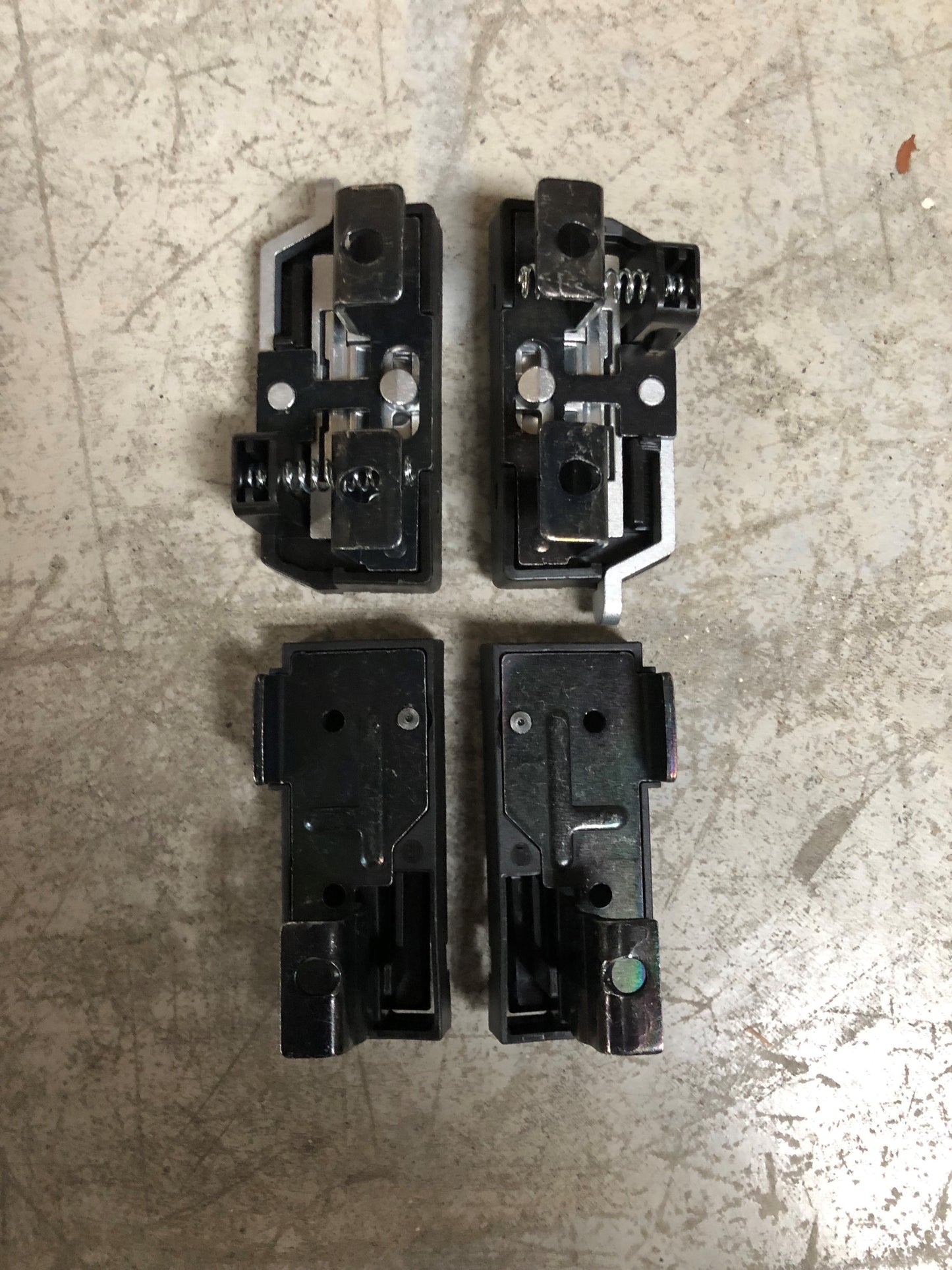 Fixations rapides pour nos panneaux grillagés