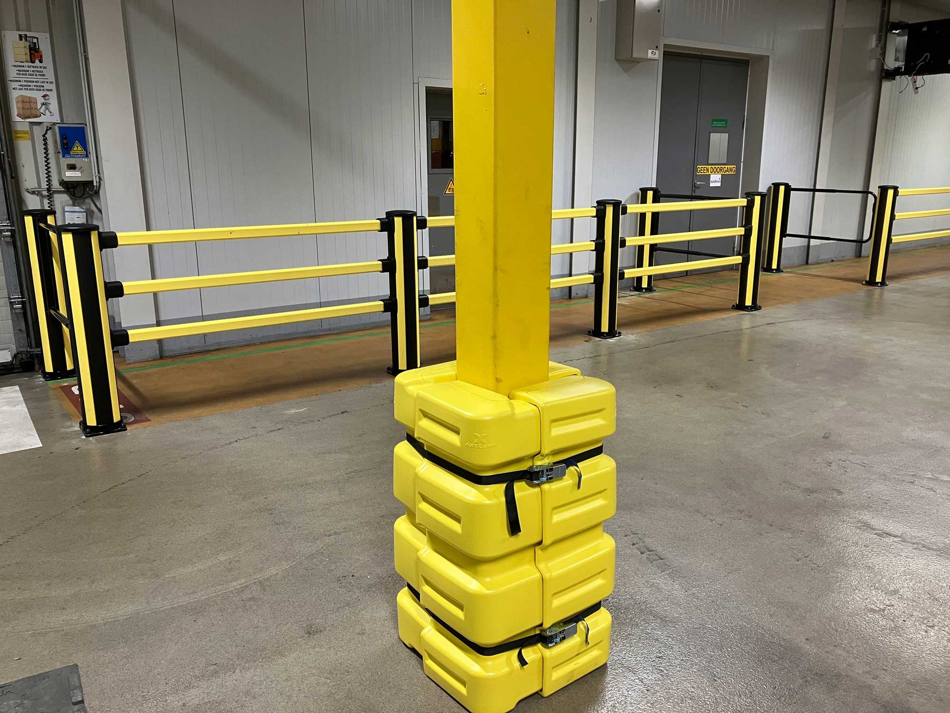 Protection de pilier jaune